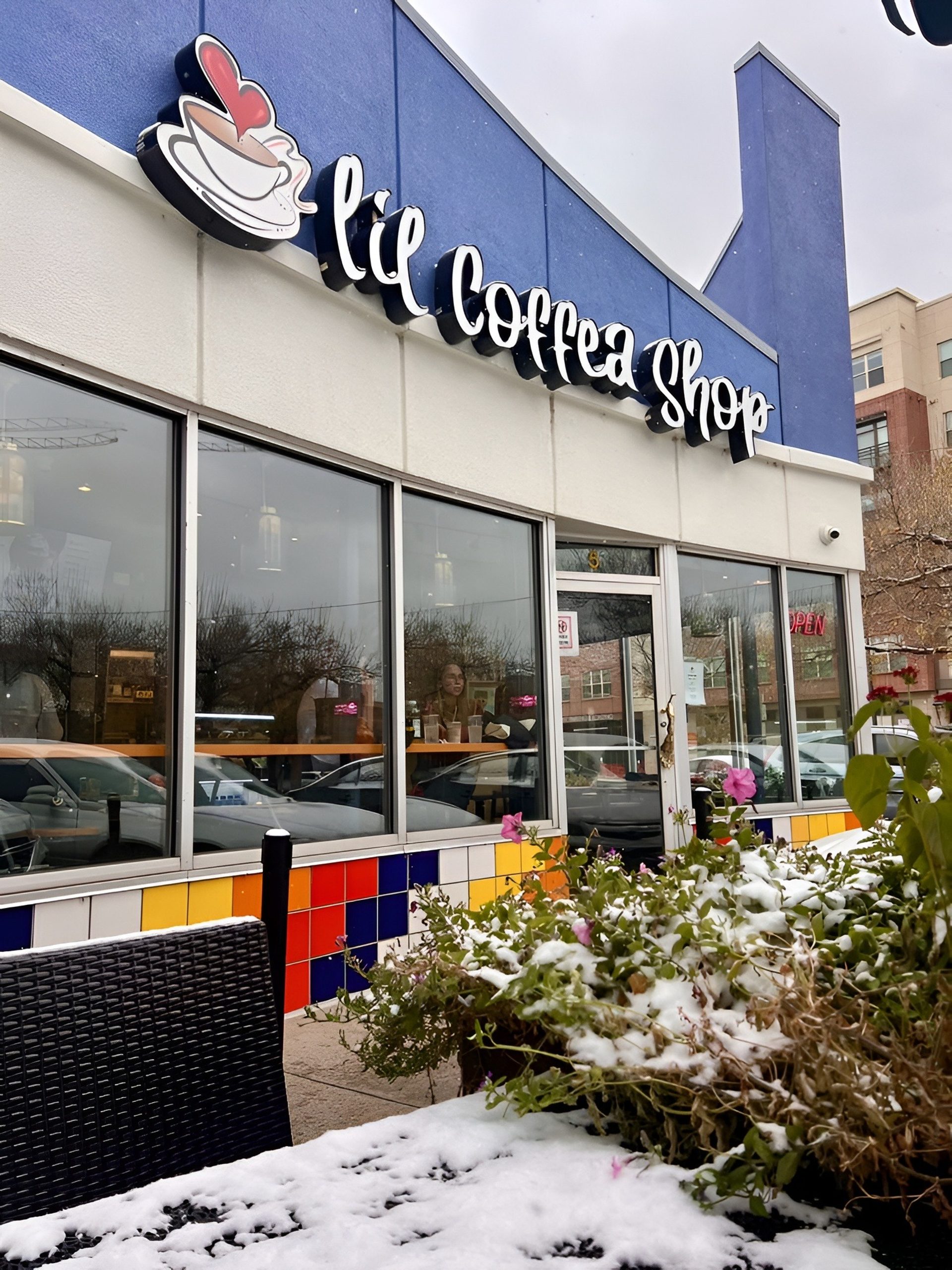 Welcome to lil Coffea Shop - 6th Ave